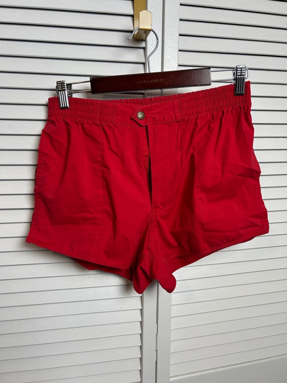 Vintage Woolrich Red Elastic Waist Shorts with pockets size small